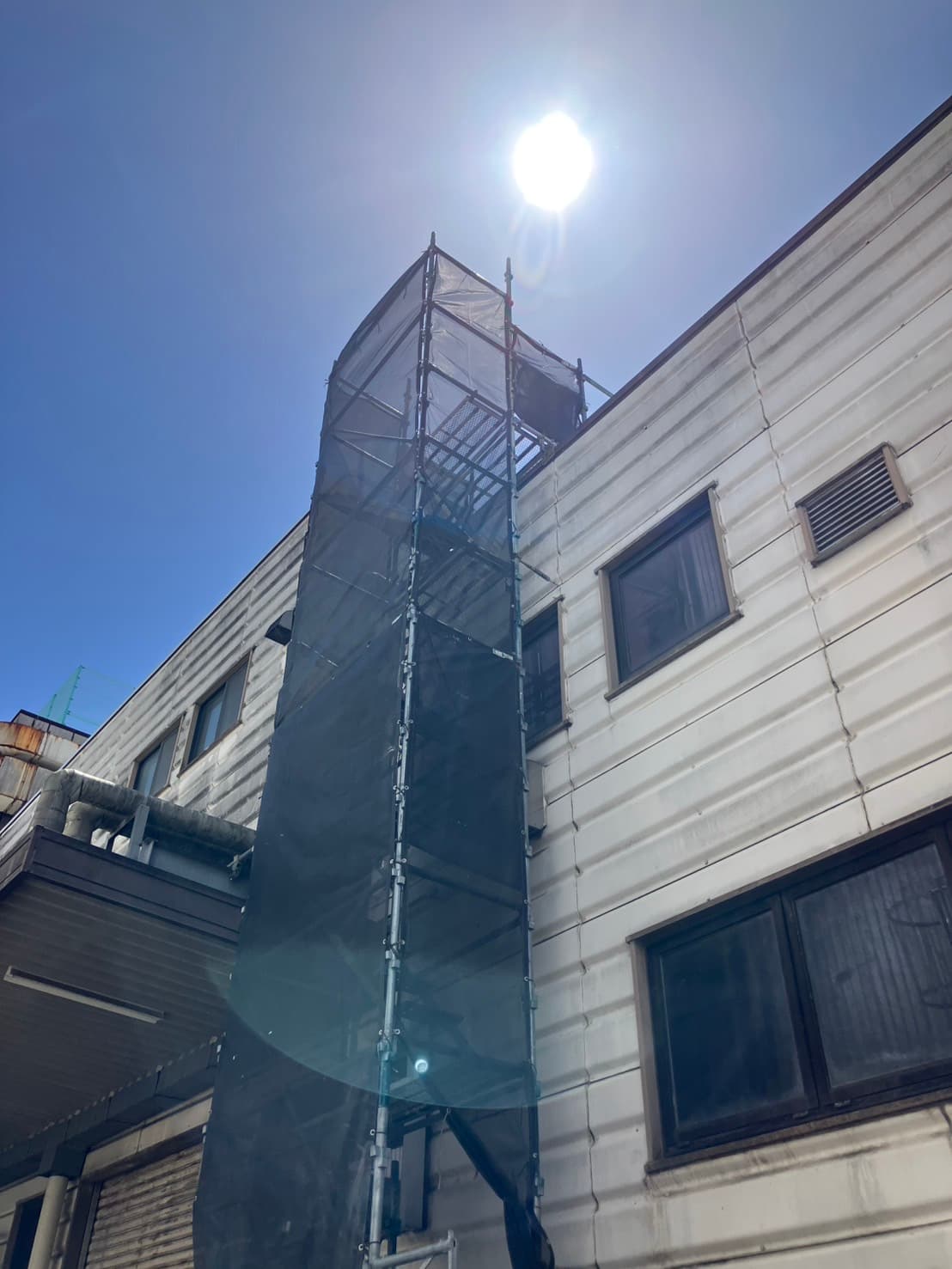 【愛知県】工場屋根塗装工事着工